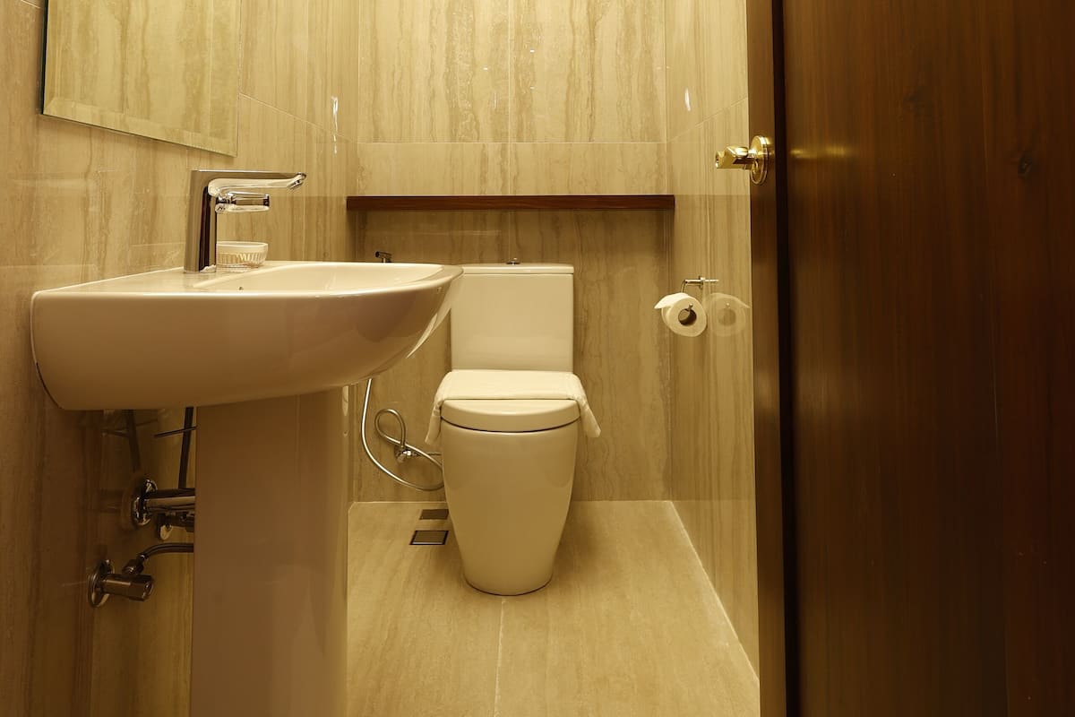 Harvest Suite | Badezimmer | Dusche, Haartrockner, Hausschuhe, Bidet
