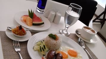 Daily local cuisine breakfast (PHP 275 per person)