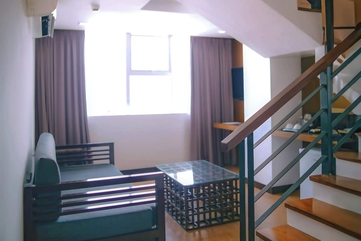 Loft Suite 1 | Badezimmer | Dusche, Haartrockner, Hausschuhe, Bidet