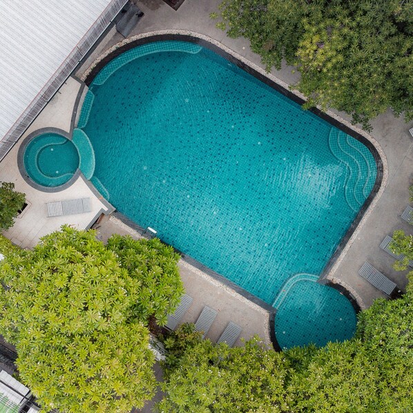 Outdoor pool, sun loungers