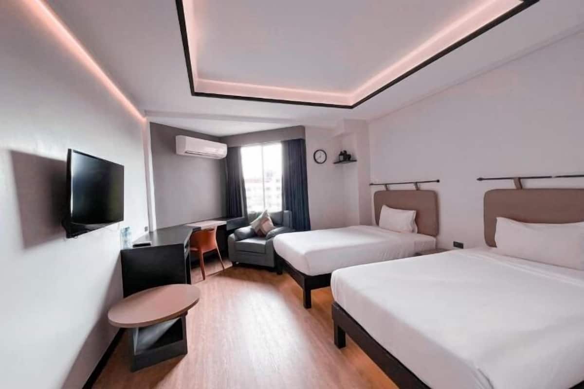 Minibar, in-room safe, desk, free WiFi