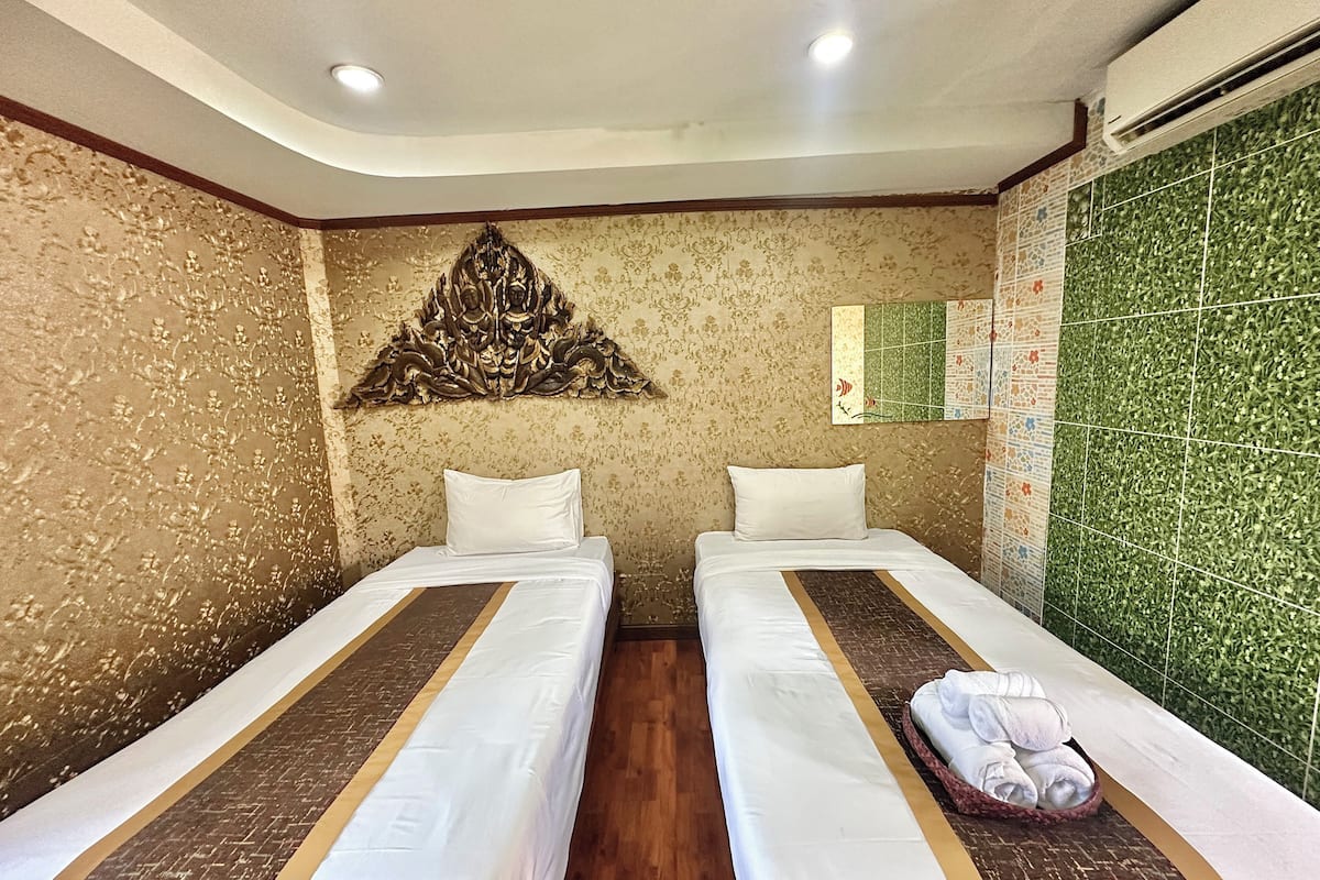 superior twin room (pool access) | desk, free wifi, bed sheets, wheelchair access