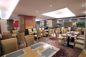 Daily buffet breakfast (KRW 19000 per person) - Admiral Hotel (Geoje)