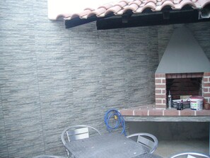 BBQ/picnic Area - Sunny House (Lagos)