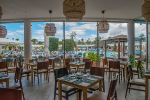 2 outdoor pools, pool umbrellas, sun loungers - Relaxia Lanzasur- All Inclusive (Yaiza)