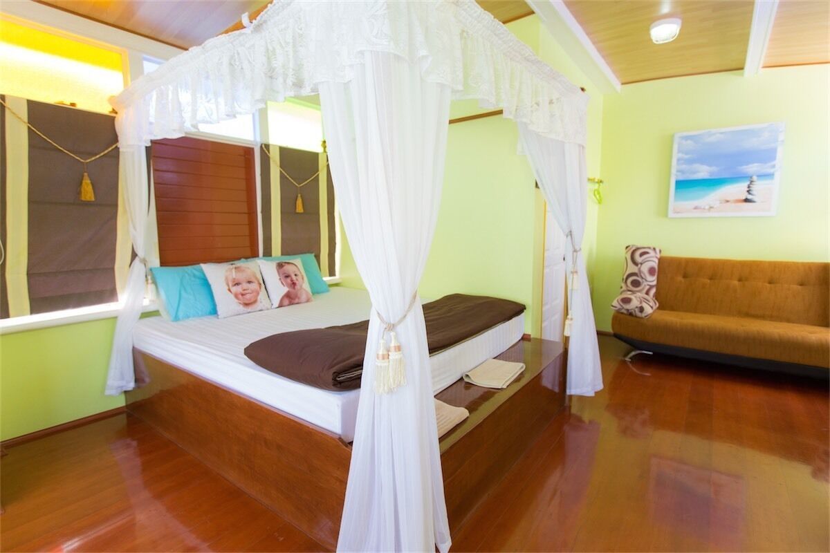 in-room safe, blackout curtains, free wifi