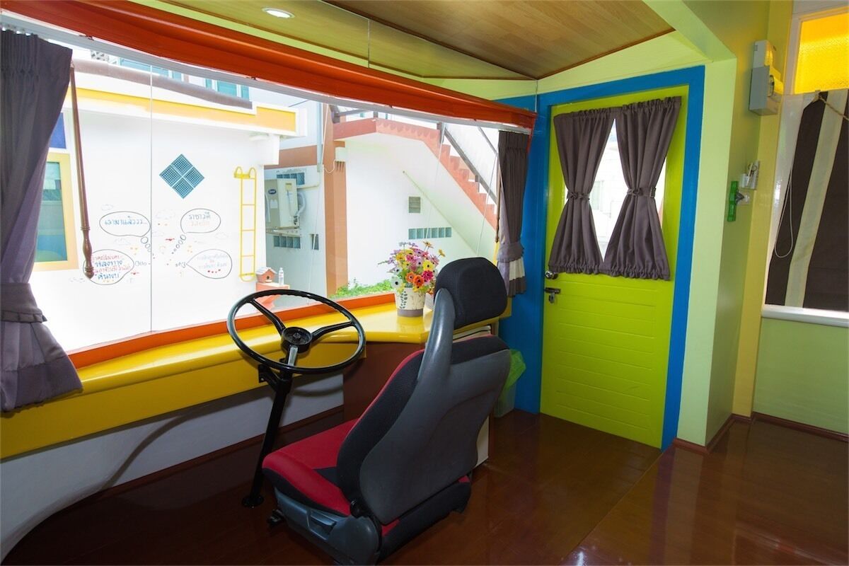 in-room safe, blackout curtains, free wifi