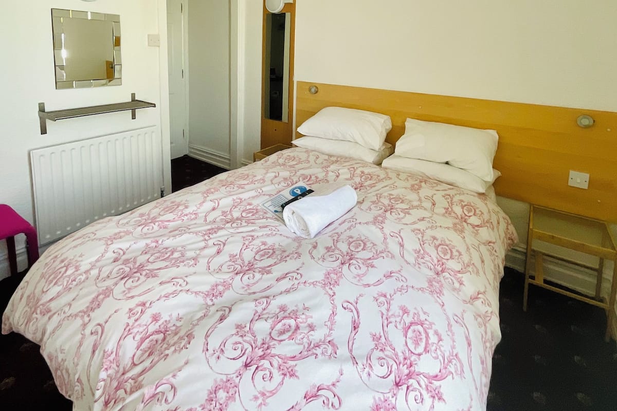 Economy tweepersoonskamer | 1 slaapkamer, hypoallergeen beddengoed, een kluis op de kamer