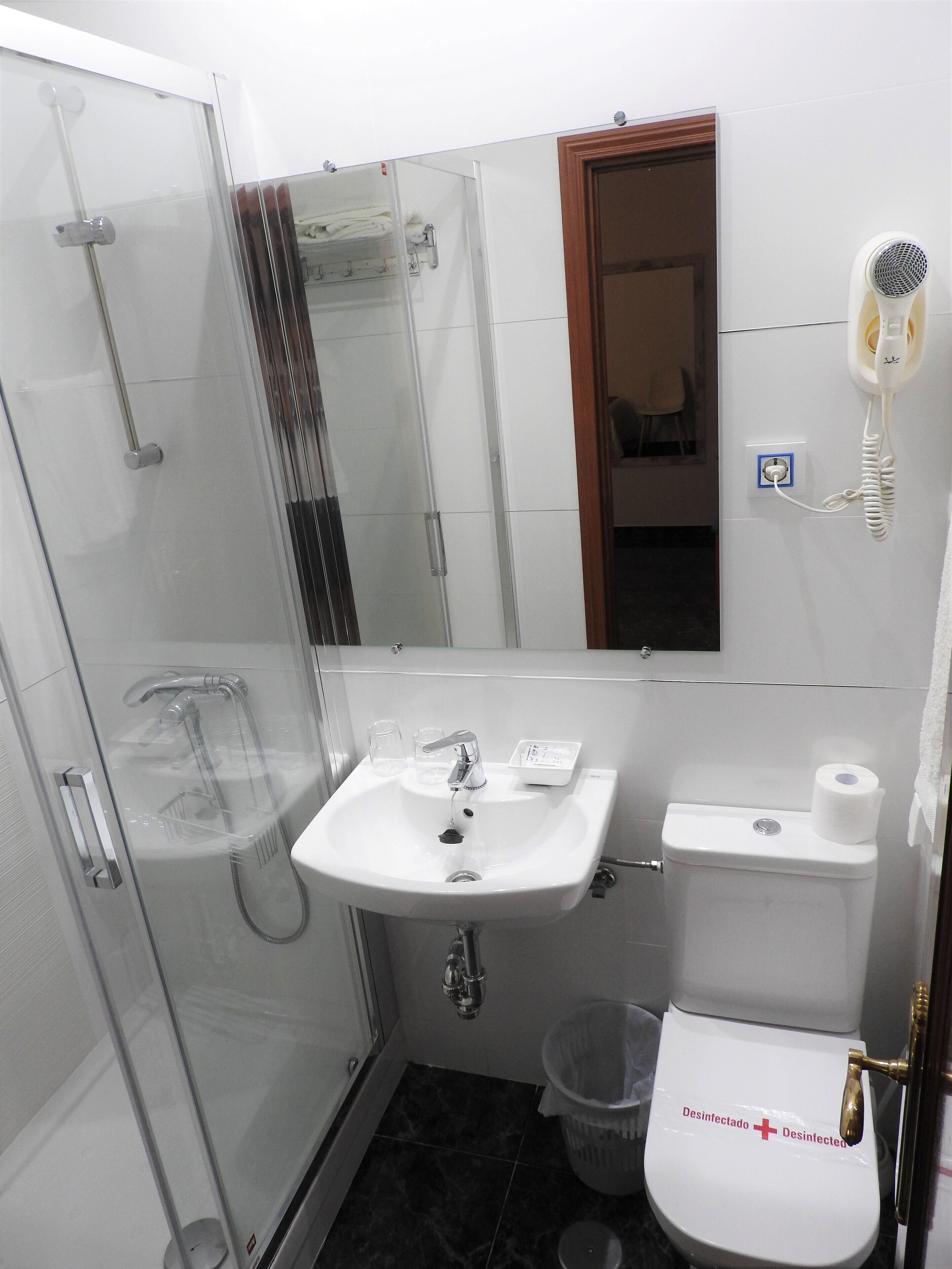 Photo - Hostal Bruña Paseo del Prado