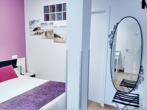 Standard Double Room | In-room safe, desk, blackout drapes, iron/ironing board - Hostal Bru ña (Madrid)
