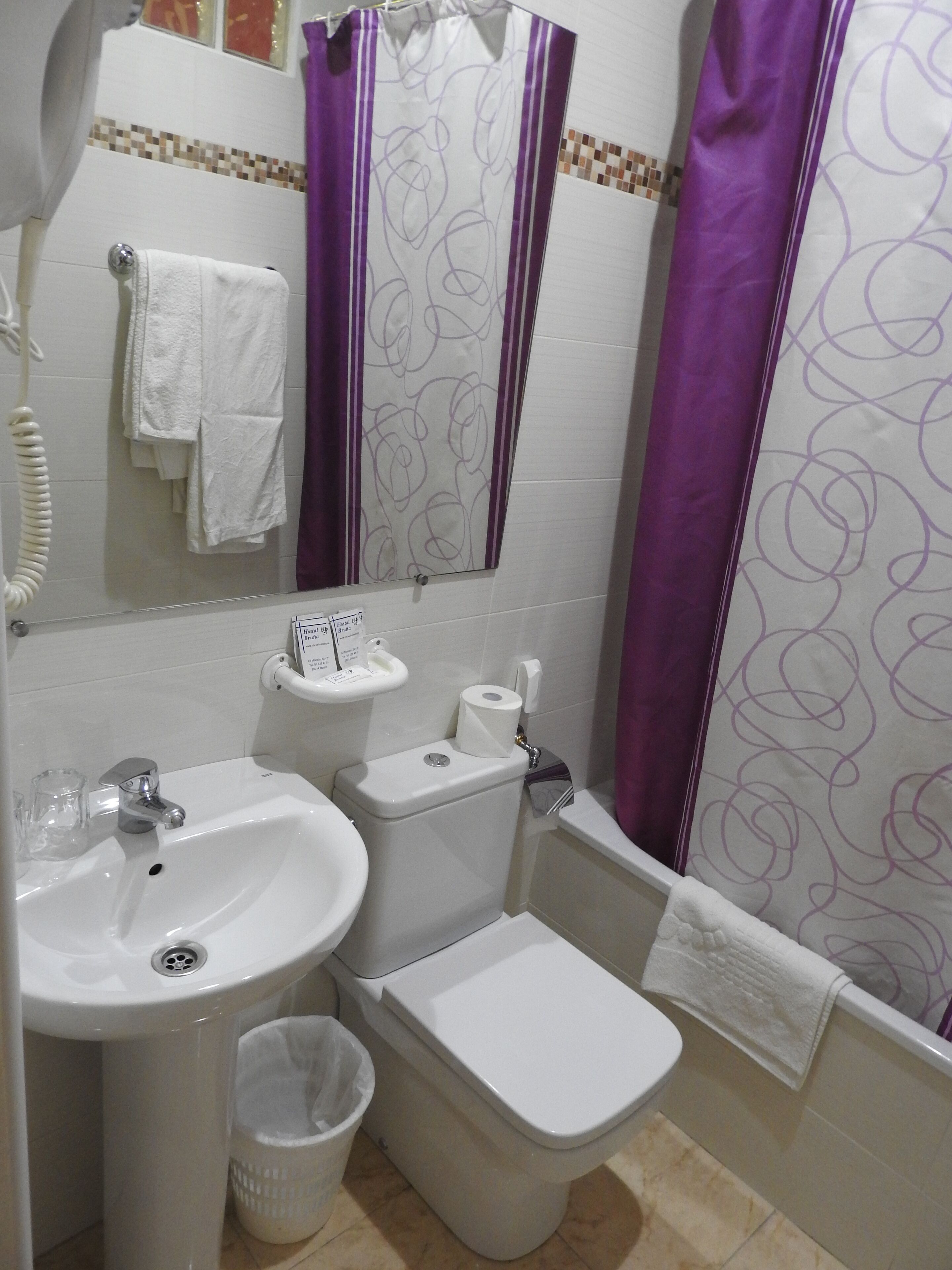 Photo - Hostal Bruña Paseo del Prado