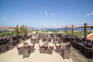 2 Restaurants, Mittagessen, Abendessen, internationale Küche