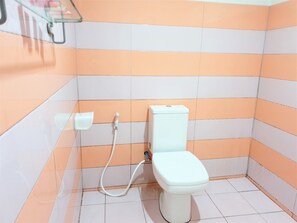 Family Room | Bathroom