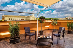 Quarto casal ou duplo superior, terraço, vista para a cidade | Terraço/pátio