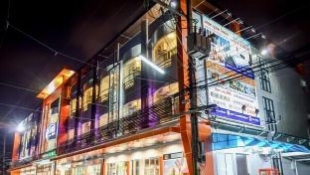 ด้านหน้าที่พัก - ตอนเย็น/กลางคืน