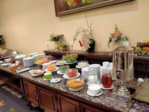 Desayuno buffet todos los días (con cargo) 