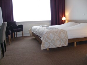 Desk, cots/infant beds, rollaway beds, free WiFi - Hotel Norg (Norg)