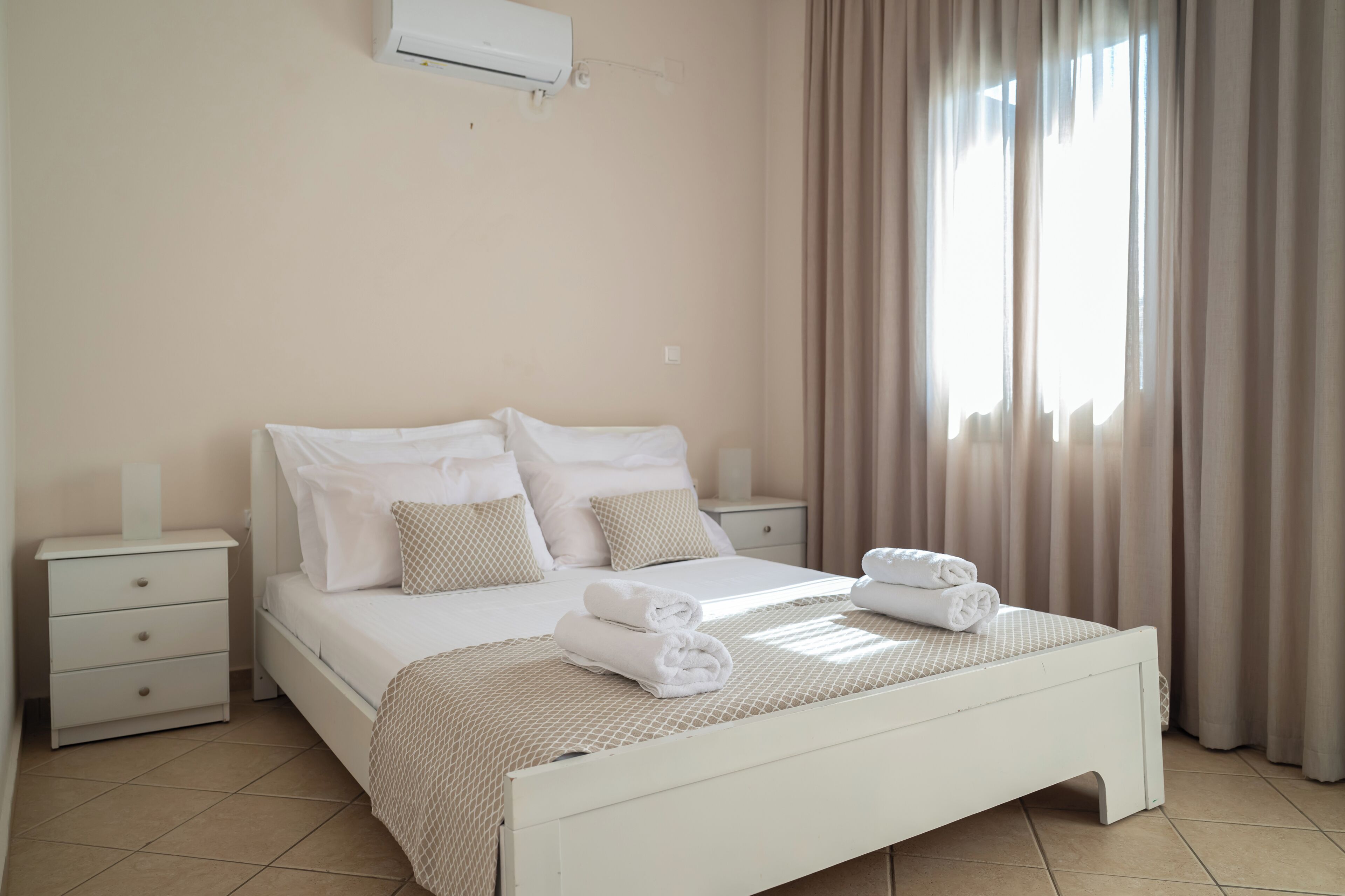 Family Apartment, Mountain View | 1 bedroom, in-room safe, soundproofing, free WiFi