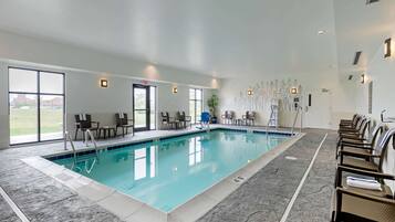 Una piscina cubierta