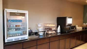 Desayuno continental gratuito y diario