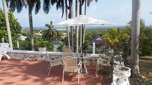 Dining - A Piece of Paradise Montego Bay (Montego Bay)