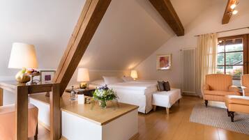 Zimmersafe, Schreibtisch, Babybetten, Zustellbetten