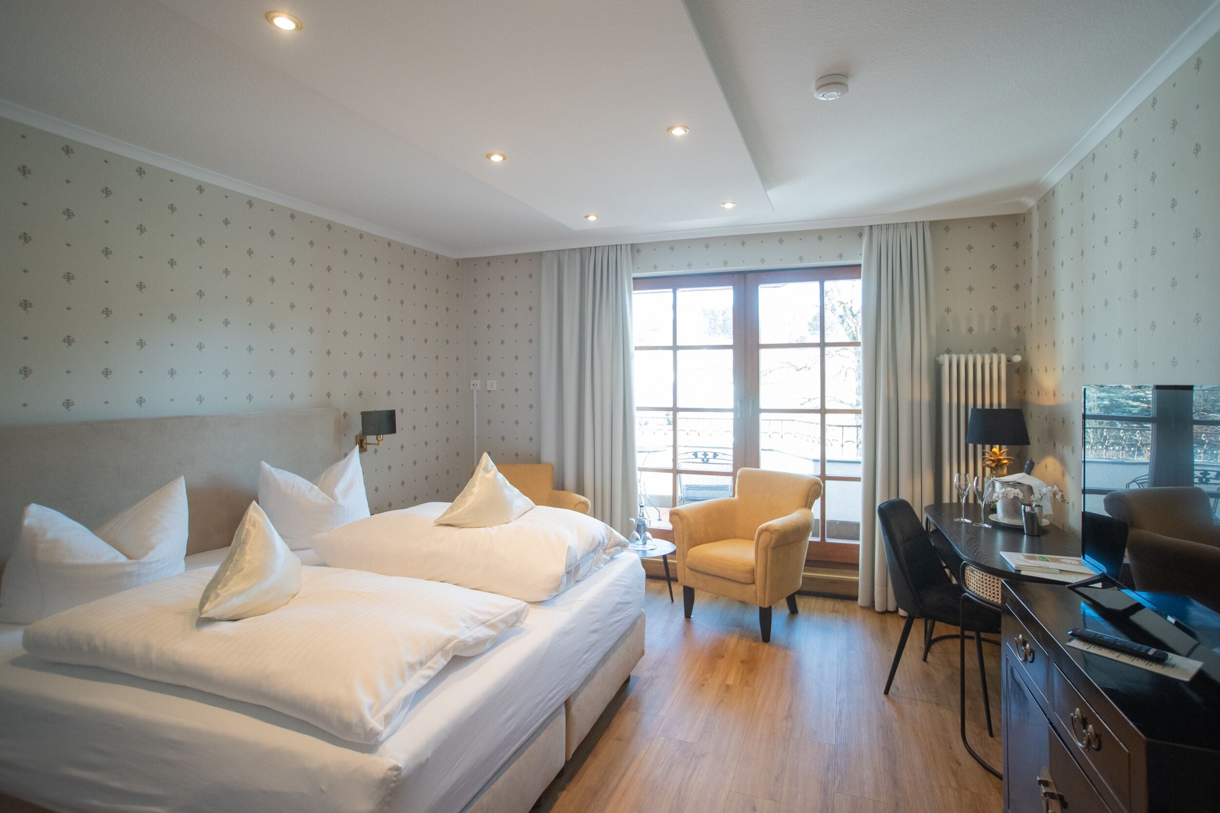 in-room safe, desk, cots/infant beds, rollaway beds