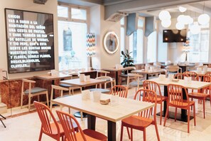 Se sirven desayunos, comidas y cenas