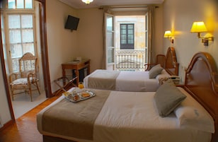 Double or Twin Room | Minibar, in-room safe, desk, soundproofing