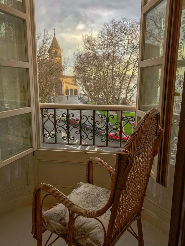 Double or Twin Room | Balcony