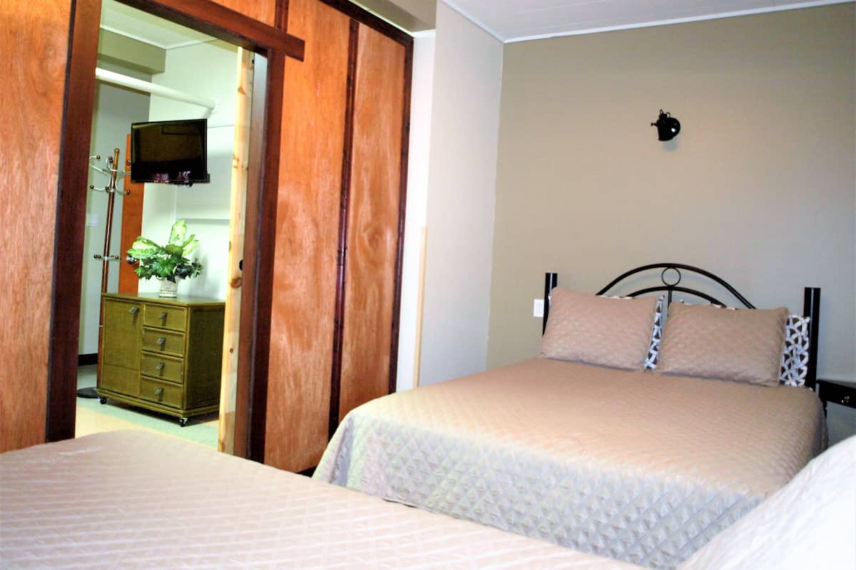 Suite Keluarga, 1 kamar tidur, kamar mandi pribadi, pemandangan bukit | Kedap suara, Wi-Fi gratis, dan seprai linen
