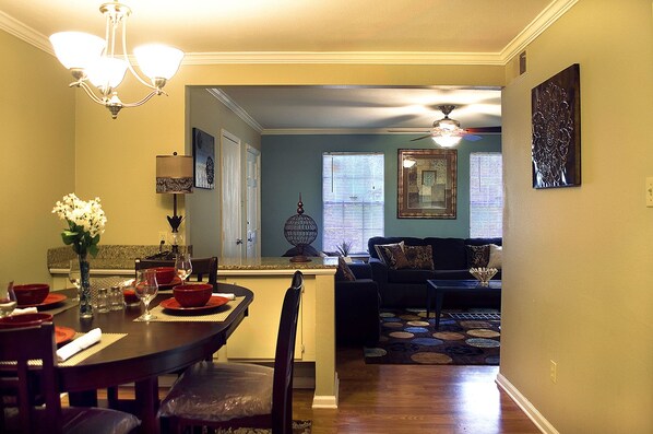 Family House, 3 Bedrooms | In-room dining - Moonbeam City ELF Home (Baton Rouge)