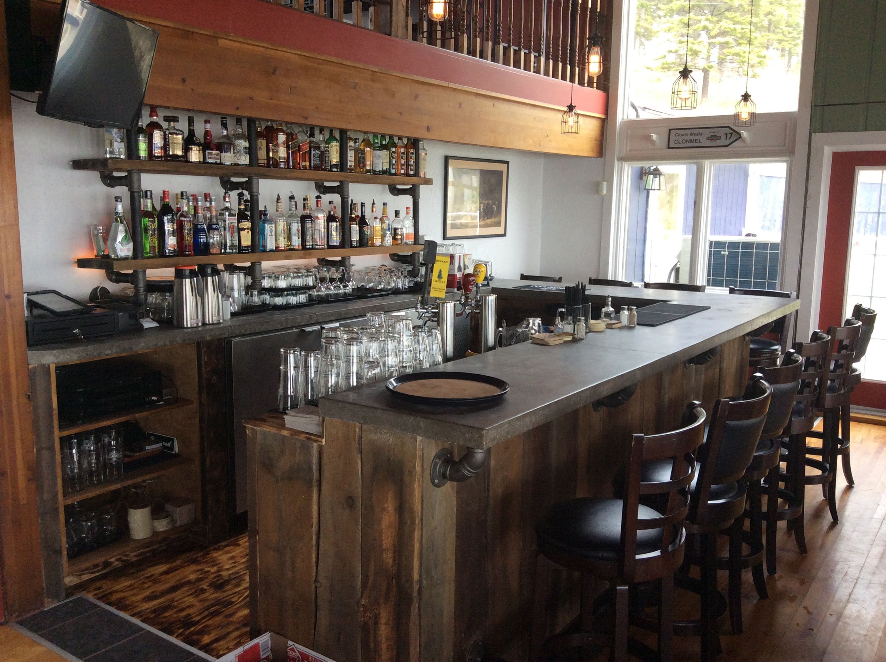 Pub, havudsigt, åben hver dag