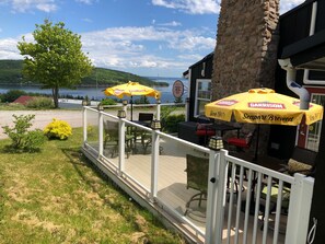 Se sirven almuerzos, cenas y brunch (con vistas al mar) 