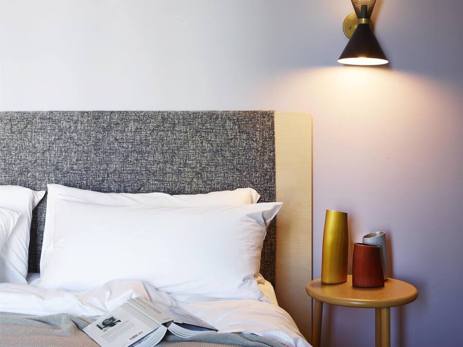 Premium bedding, iron/ironing board, free WiFi, bed sheets