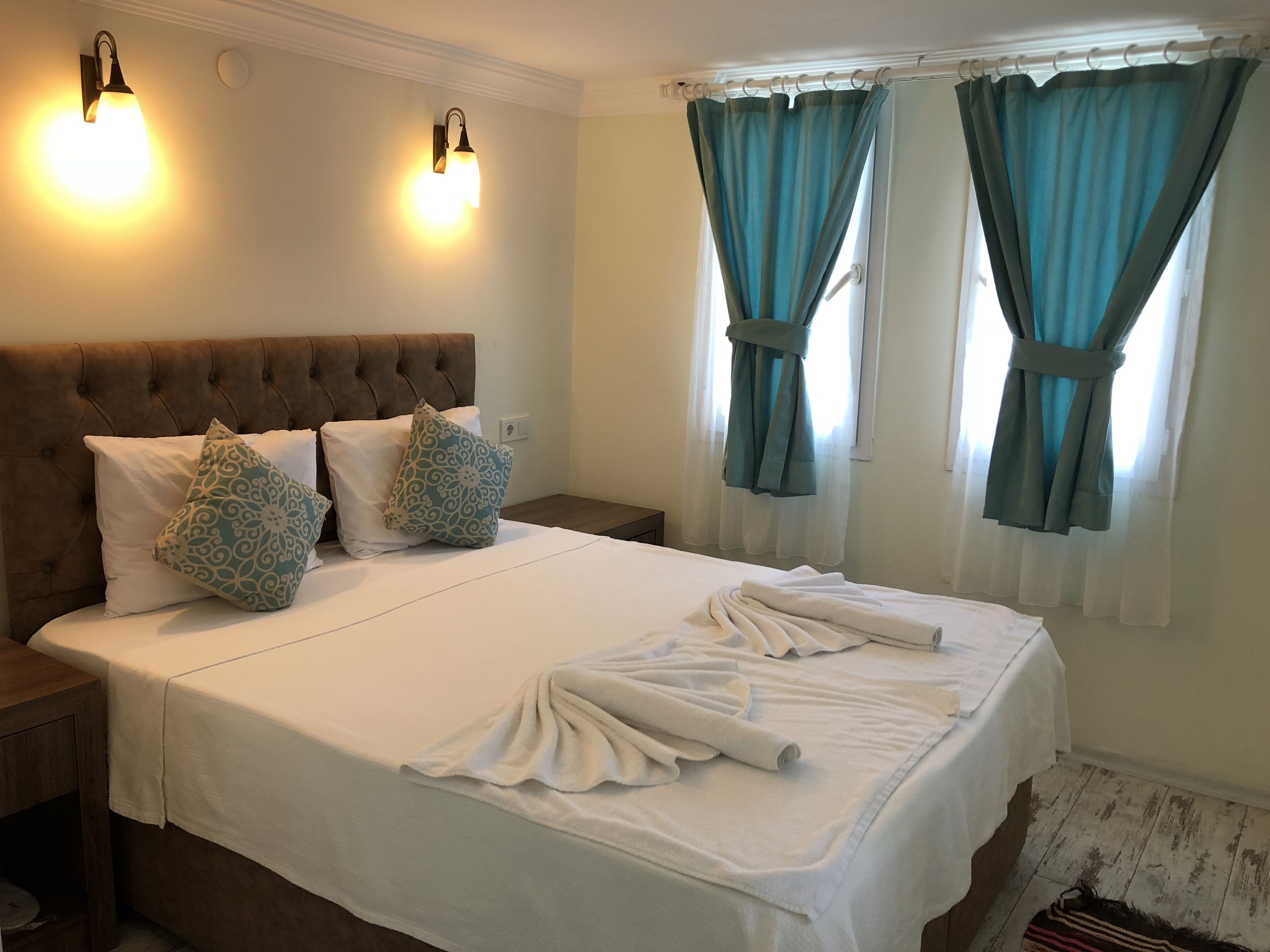 In-room safe, desk, free WiFi, bed sheets