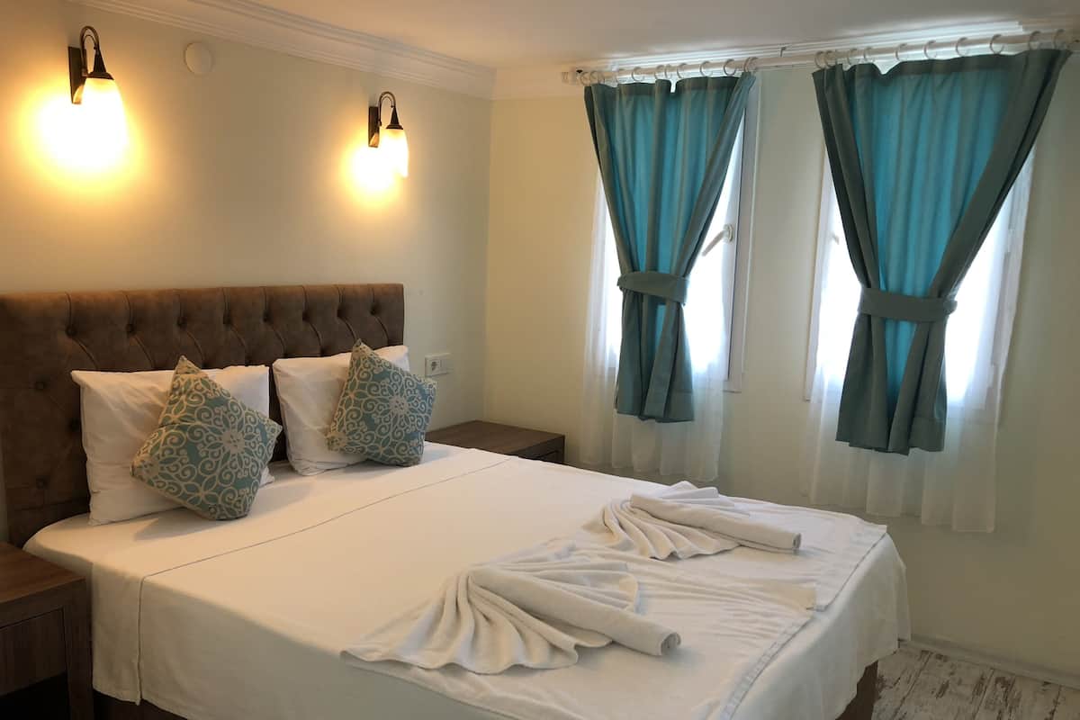 Coffres-forts dans les chambres, bureau, Wi-Fi gratuit, draps fournis