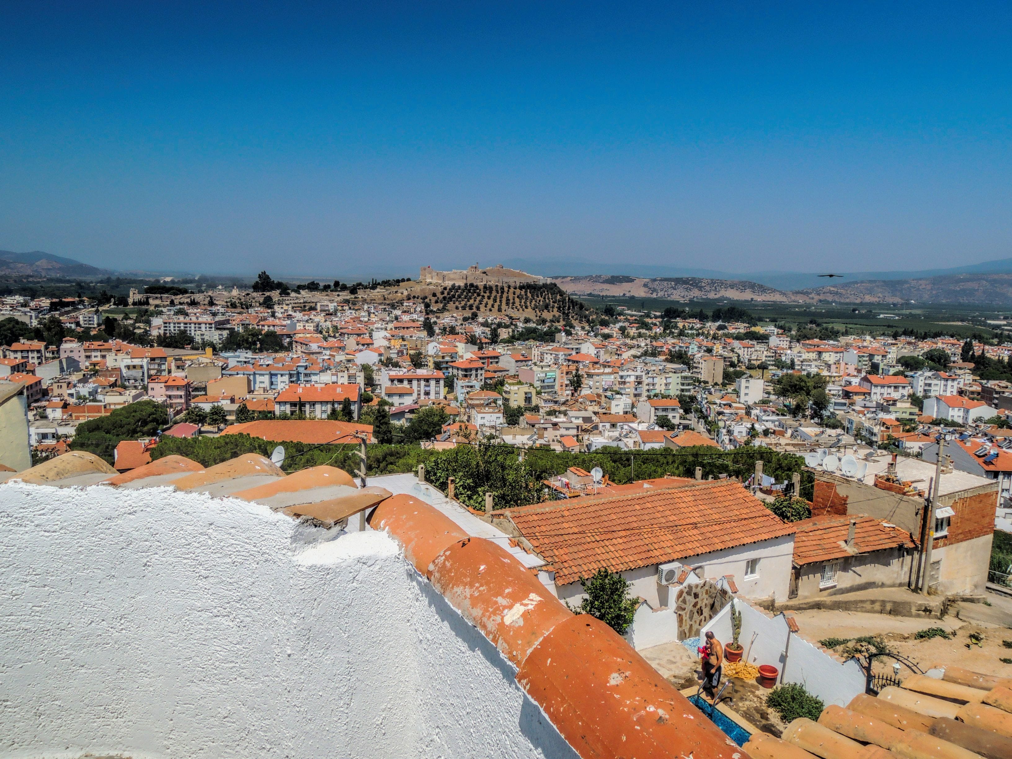 panoramic room, jetted tub, city view | balcony view