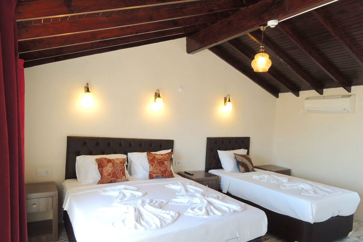 خزنة داخل الغرفة ومكتب وواي فاي مجانًا وملاءات أسرّة