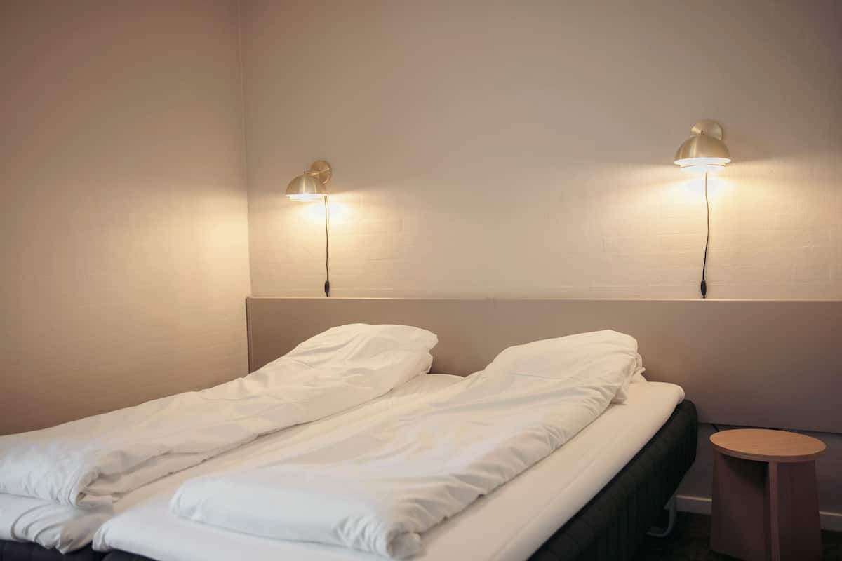 Desk, soundproofing, iron/ironing board, free WiFi