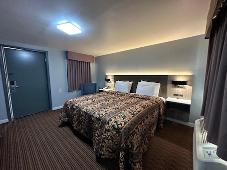 Camas plegables/adicionales, wifi gratis y ropa de cama . Rodeway Inn & Suites Walhalla