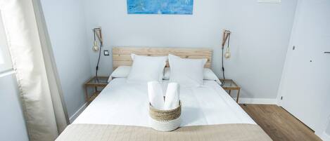 Double or Twin Room | Desk, blackout drapes, free WiFi