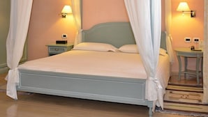 Junior Suite | Premium bedding, minibar, in-room safe, desk - Hotel Dolomiti (Moena)