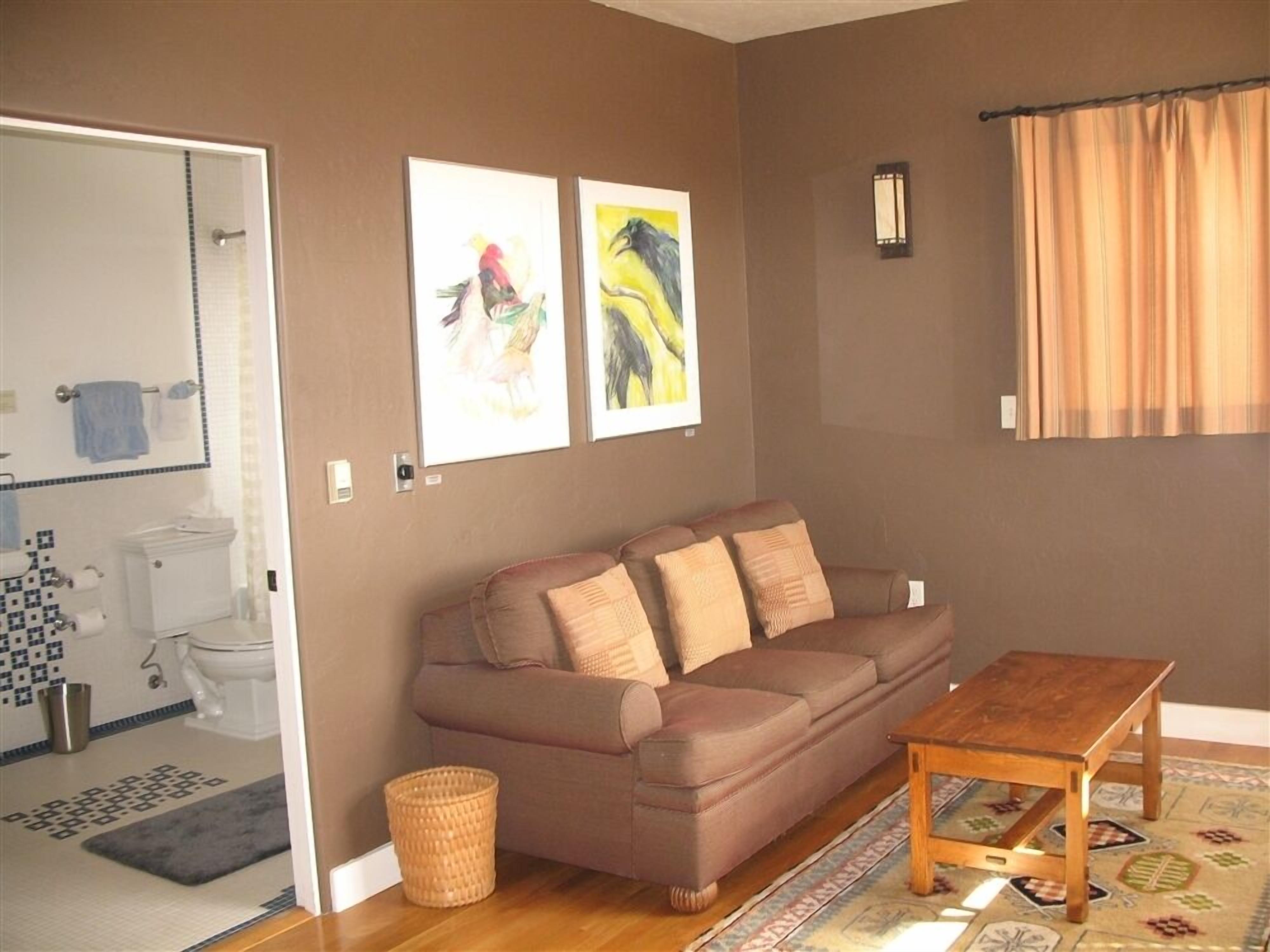 1 bedroom, iron/ironing board, free wifi