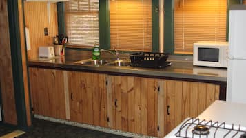 Comfort Suite, 2 Queen Beds | Private kitchen | Fridge, microwave, paper towels