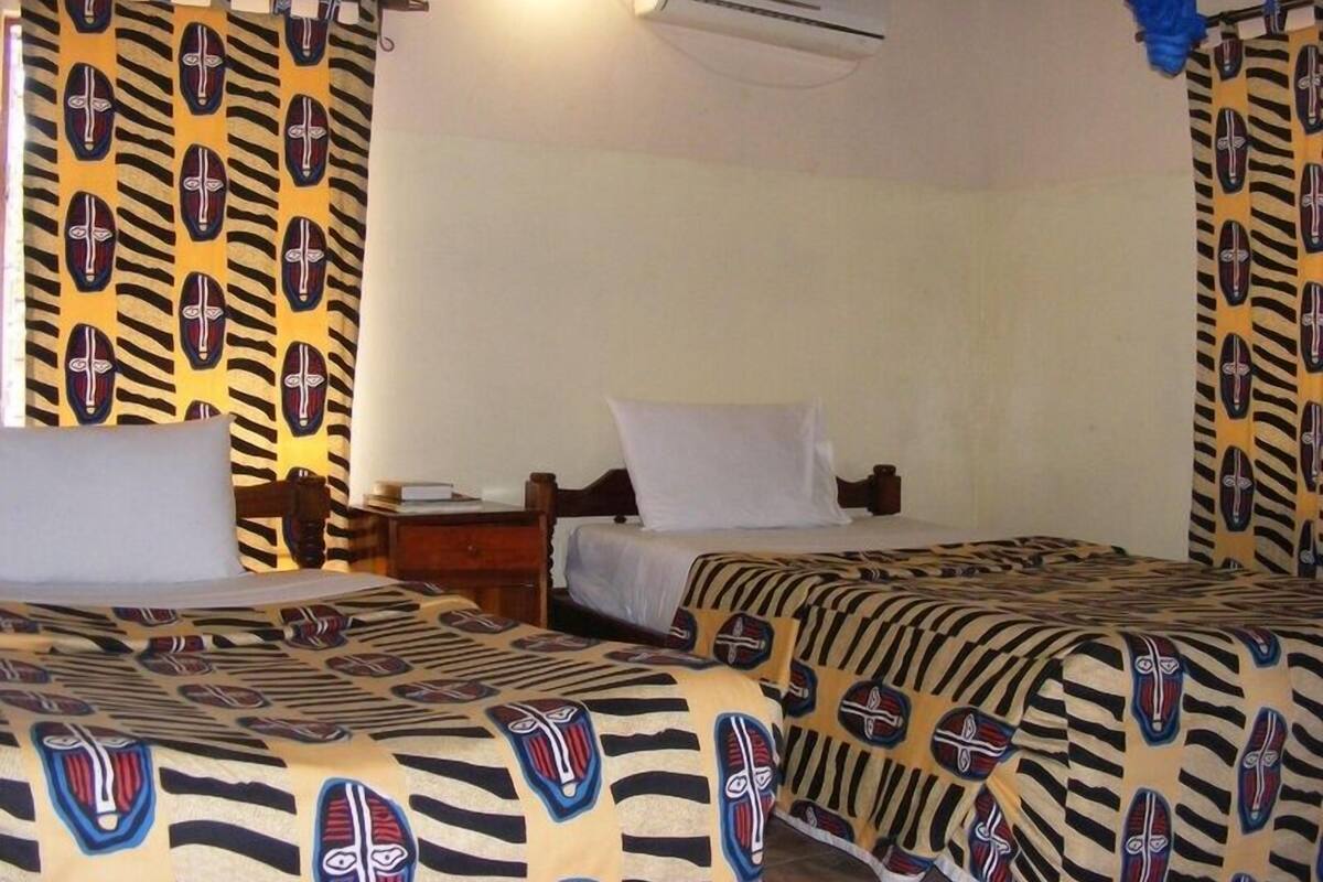 Twin Room | Desk, WiFi (free)