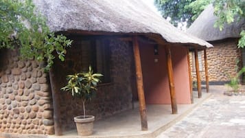 Twin Room | Desk, free WiFi