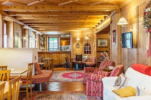 24-inch TV with cable channels - Hotel Alemagna Restaurant (San Vito di Cadore)