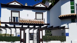 Front of property - Hotel Asador Albenzaire (Pinos Puente)