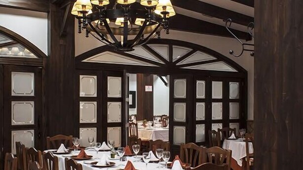 Lunch and dinner served  - Hotel Asador Albenzaire (Pinos Puente)